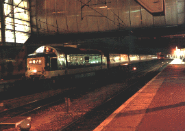 D9000 stands at Birmingham New Steet after arrival with 1M79